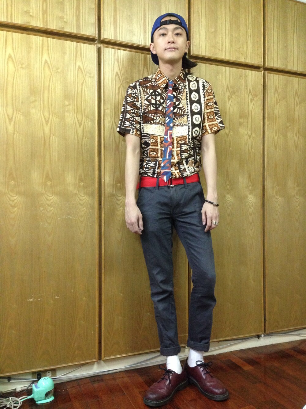 「aloha」｜「TOPSHOPのアイテム（ネクタイ、その他）」を使った、ShuHuai Changさん（メンズ・183cm）の春コーディネートの1枚目の写真