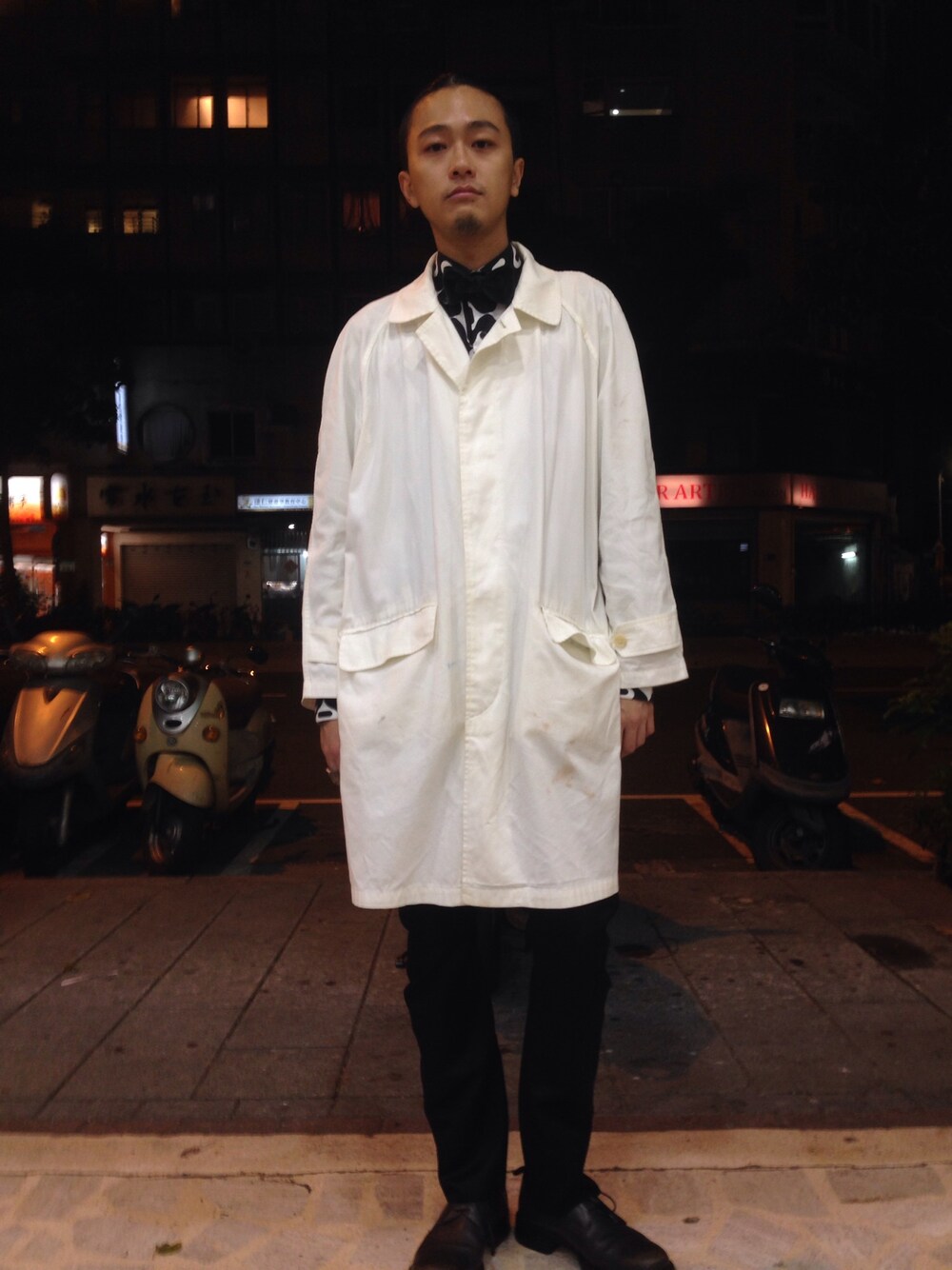「BOWTIE」｜「Peckham Ryeのアイテム（蝶ネクタイ、グリーン系）」を使った、ShuHuai Changさん（メンズ・183cm）の秋コーディネートの1枚目の写真