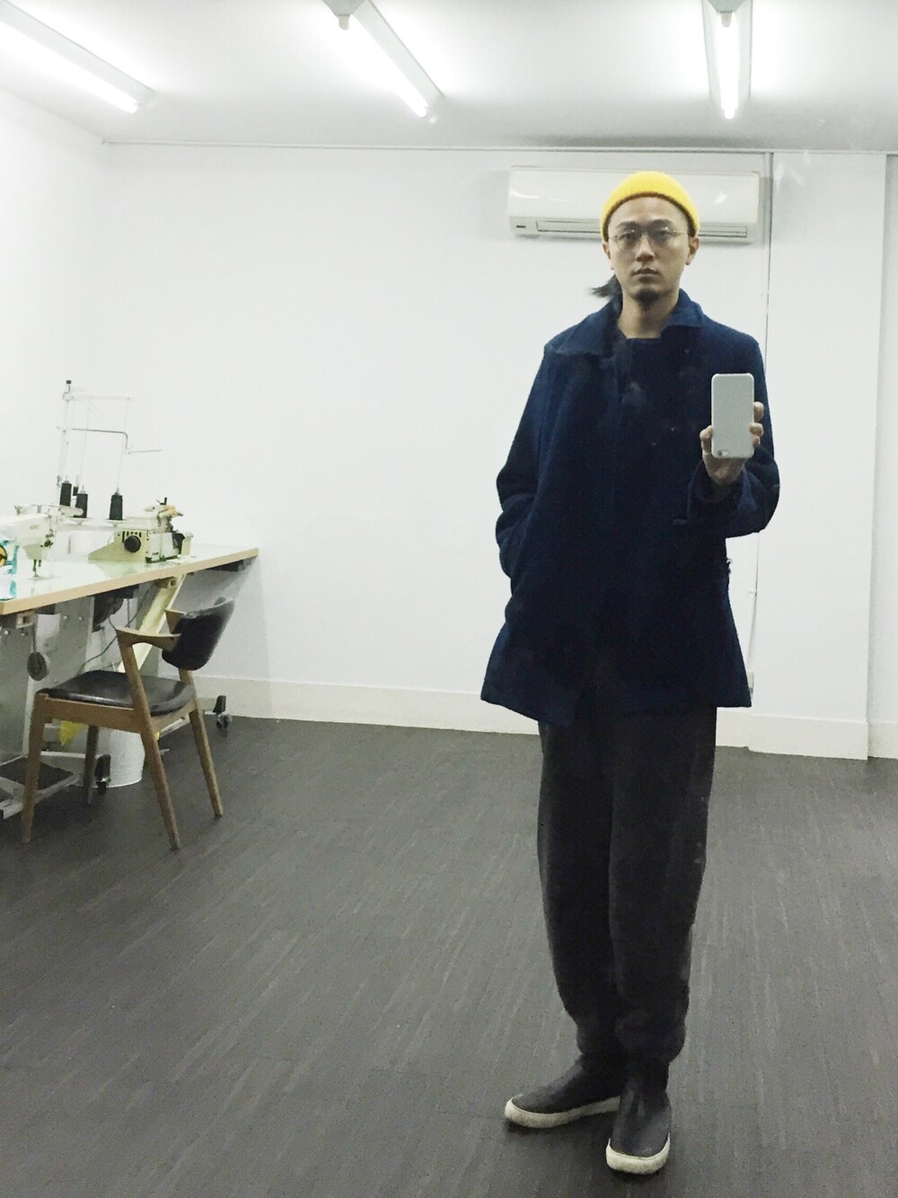 「outofcontrol」｜「Vaticのアイテム（スニーカー、ブラック系）」を使った、ShuHuai Changさん（メンズ・183cm）の春コーディネートの1枚目の写真