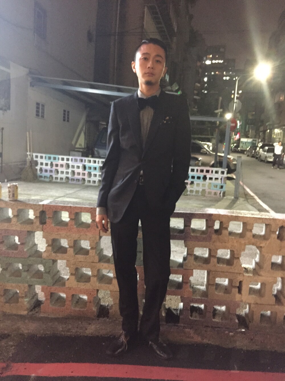 「suitandbow」｜「Peckham Ryeのアイテム（蝶ネクタイ、ブルー系）」を使った、ShuHuai Changさん（メンズ・183cm）の春コーディネートの1枚目の写真
