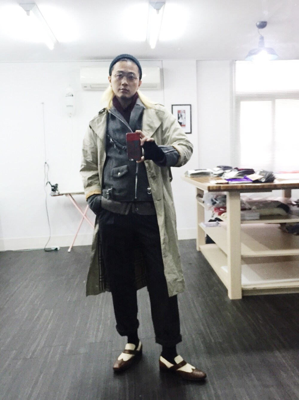 「jacket 、trench coat」｜「hiromichi BY HIROMICHI NAKANOのアイテム（ライダースジャケット、グレー系）」を使った、ShuHuai Changさん（メンズ・183cm）の冬コーディネートの1枚目の写真