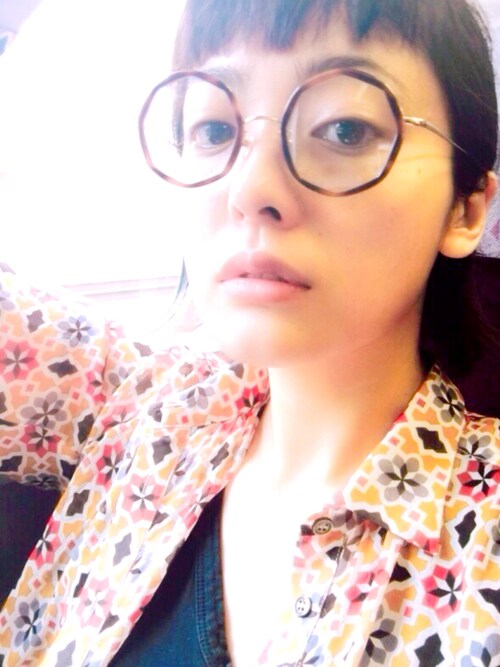 芸能人に学ぶ 普段のコーデにメガネをおしゃれに取り入れる方法とは Sheryl シェリル ファッションメディア