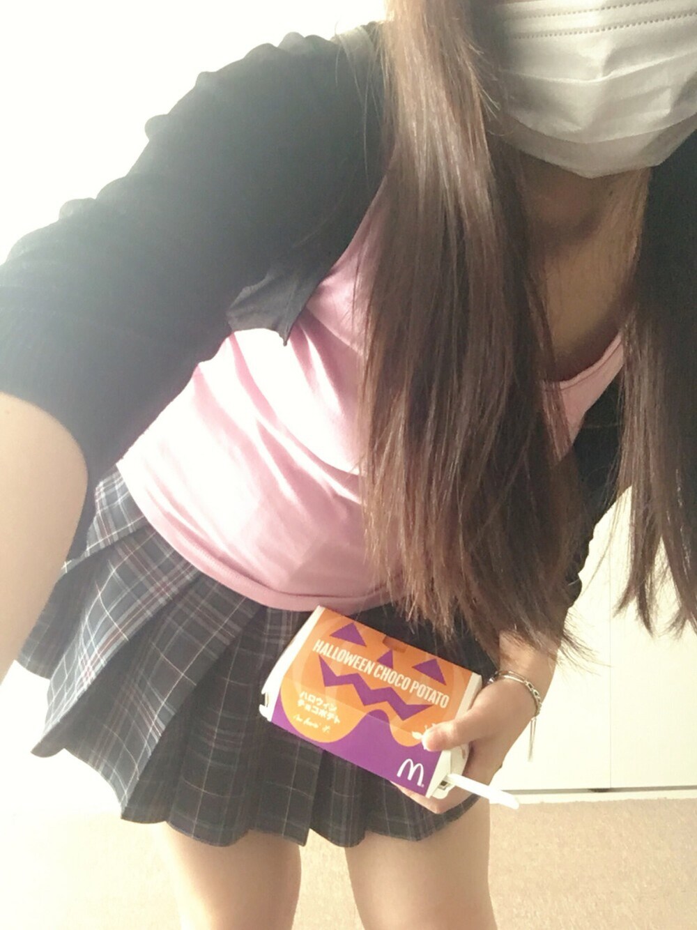 「halloween、autumn、マクドナルド、macdnalds」｜「UNIQLOのアイテム（トップス、ピンク系）」を使った、MINORIさん（レディース・152cm）の秋コーディネートの1枚目の写真