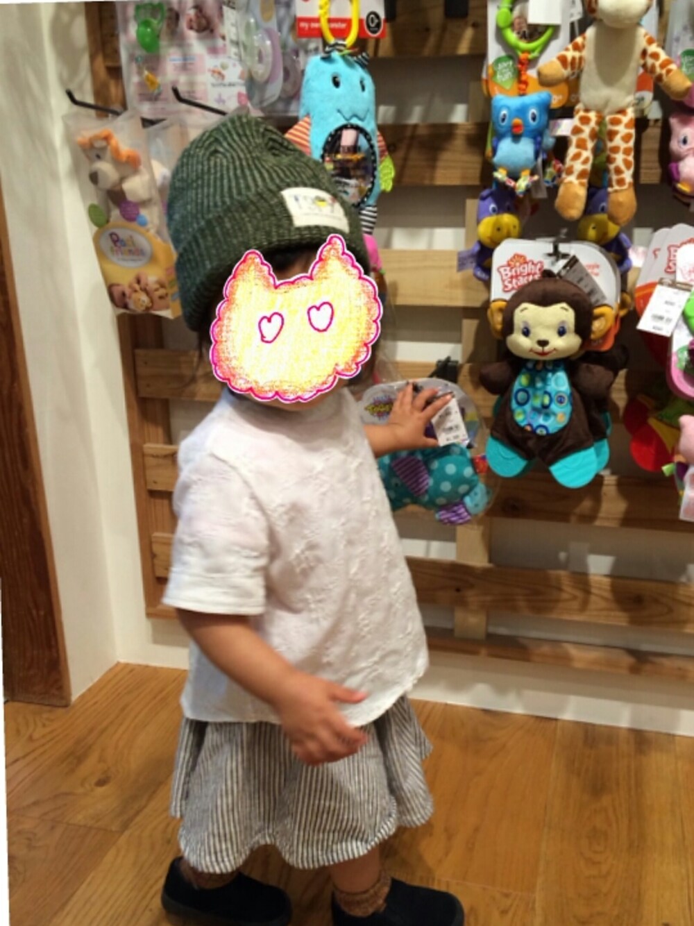 「ニット帽、スリッポン、ビーニー、handmade」｜「typyのビーニー
（ニットキャップ/ビーニー、グリーン系）」を使った、conaさん（キッズ・90cm）の秋コーディネートの1枚目の写真