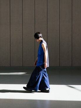 「COMME des GARCONS HOMME PLUS（コムデギャルソンオムプリュス）のアイテム（シャツ/ブラウス、ブルー系）」を使った、青山 聖さん（メンズ・170cm）の春コーディネート
