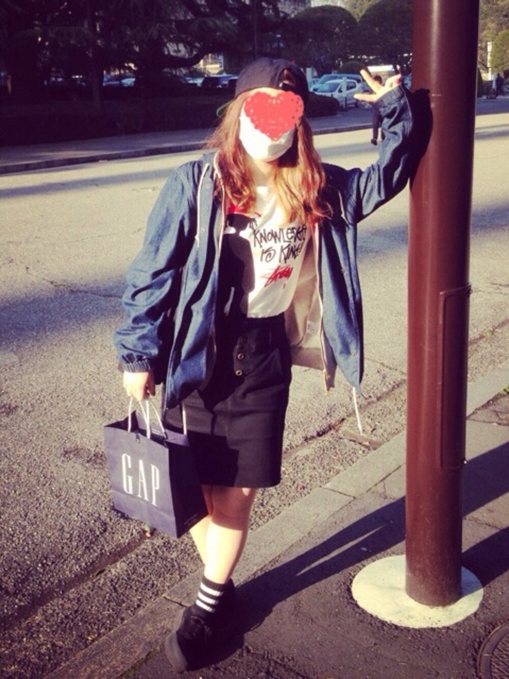 「STUSSYのStussy x Champion Rochester King Ragamuffin Tee（Tシャツ/カットソー、ホワイト系）」を使った、まきり☆(-)さん（レディース・160cm）の春コーディネートの1枚目の写真