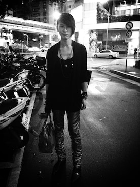 「DSQUARED2（ディースクエアード）のアイテム（ニット/セーター）」を使った、Marco   Lauさん（メンズ・182cm）の夏コーディネート
