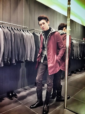 「TAIPEI」｜「アイテム（トレンチコート）」を使った、Marco   Lauさん（メンズ・182cm）の冬コーディネート