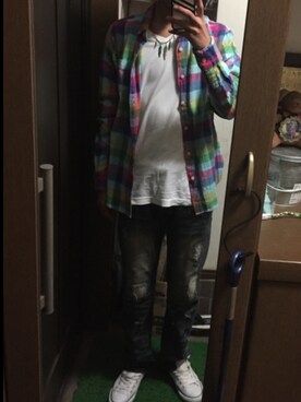 「UNIQLO（ユニクロ）のアイテム（Tシャツ/カットソー、ホワイト系）」を使った、sy…neさん（メンズ）の秋コーディネート