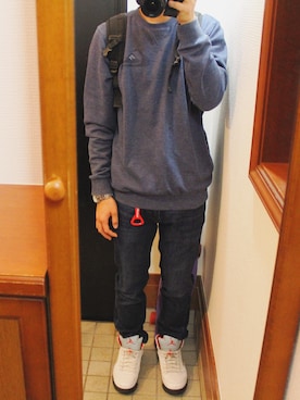 「VOLCOM」｜「アイテム（スウェット）」を使った、田代 理雄さん（メンズ・172cm）の秋コーディネート