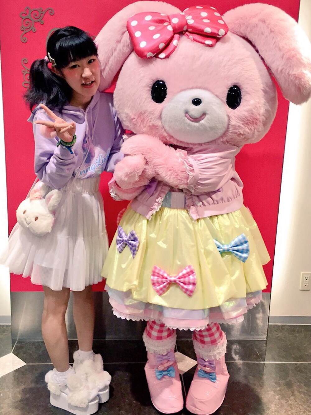 「WEGO、Candy Stripper、キャンスパ、うさぎ、ootd、アニマル、ファー、ふわふわ」｜「Candy StripperのBUNNY ハイソールサンダル（サンダル、ホワイト系）」を使った、히카리さん（レディース・158cm）の秋コーディネートの1枚目の写真