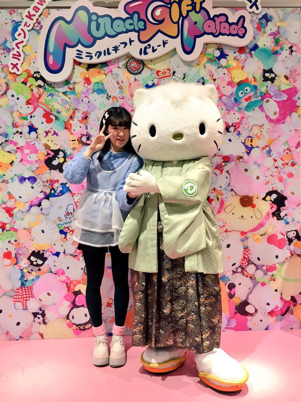 「GU、ニット、WEGO、パンツスタイル、ootd、blue、プチプラ」｜「WEGOのWEGO/ギンガムリボンヘアクリップ（バレッタ/ヘアクリップ、ピンク系）」を使った、히카리さん（レディース・158cm）の冬コーディネートの1枚目の写真