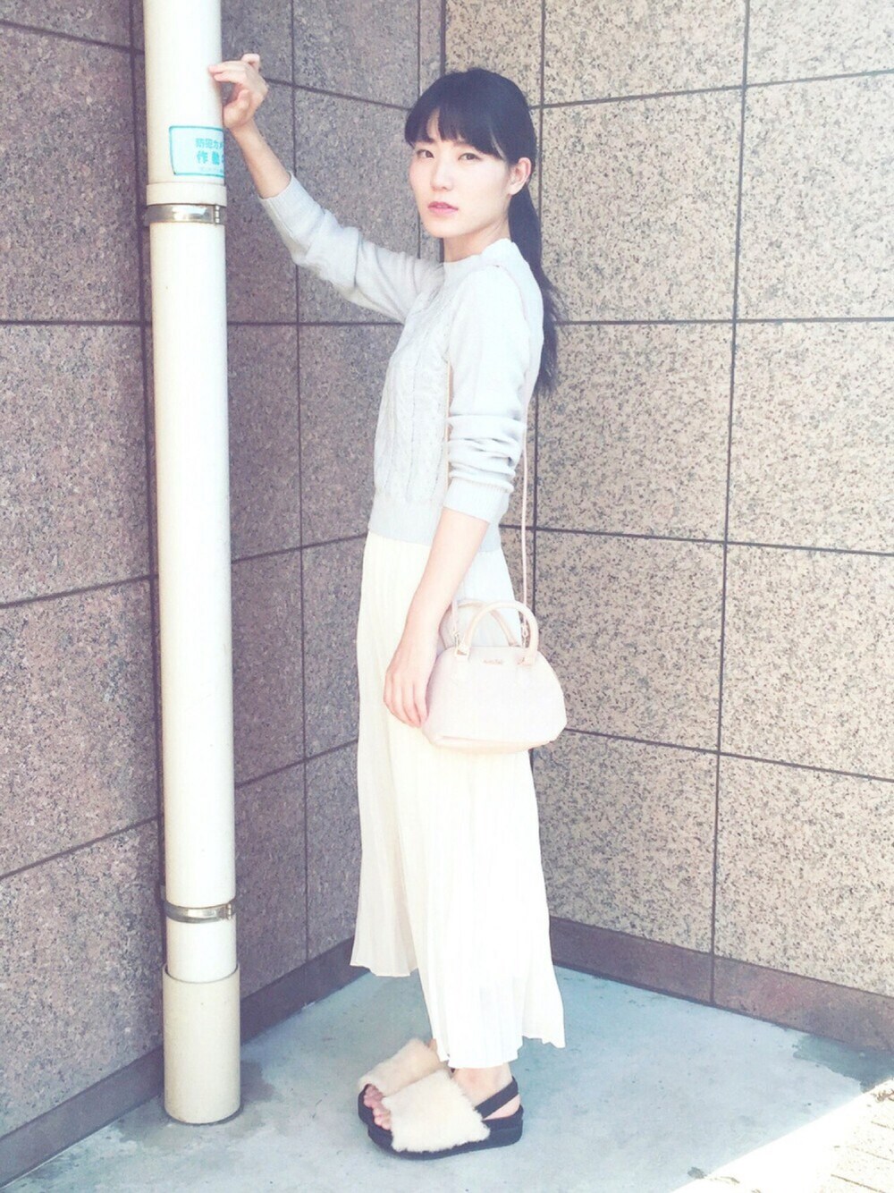 「休日スタイル、ユニジョ、UNIQLO、ダズリン、dazzlin、GU、ファーサンダル、スナイデル、snidel、大人ガーリー」｜「dazzlinのアイテム（ニット/セーター、ブルー系）」を使った、ゆうほさん（レディース・164cm）の秋コーディネートの1枚目の写真