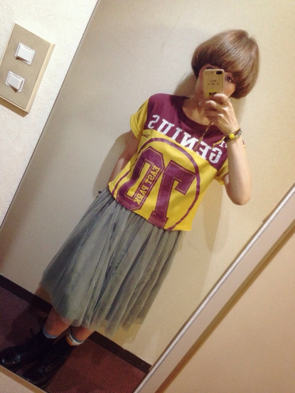 「#ungrid、#チュールスカート、#ナンバリング、#ラインソックス、#Dr.Martens、#moussy、#白ソックス、#ライブコーデ」｜「MOUSSYのCUT OFF HOCKEY SH（Tシャツ/カットソー、イエロー系）」を使った、UUさん（レディース・158cm）の夏コーディネートの1枚目の写真