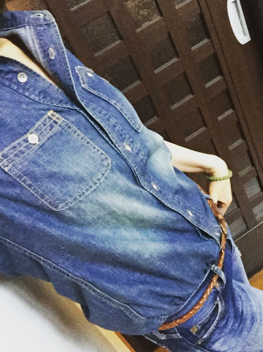 「デニムシャツ、デニム オン デニム、デニム」｜「TODAYFULのアイテム（シャツ/ブラウス、ブルー系）」を使った、UUさん（レディース・158cm）の春コーディネートの1枚目の写真