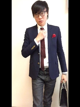 「アイテム（ネクタイ、レッド系）」を使った、LKさん（メンズ・178cm）の冬コーディネート