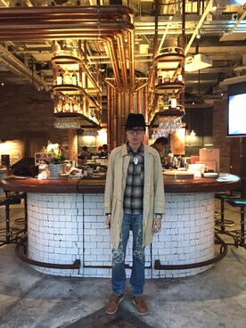 「TAKAHIROMIYASHITATheSoloIst.（タカヒロミヤシタザソロイスト）のアイテム（トレンチコート）」を使った、LKさん（メンズ・178cm）の冬コーディネート