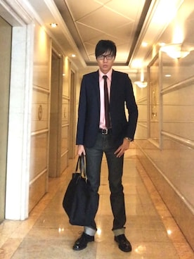 「アイテム（ネクタイ、レッド系）」を使った、LKさん（メンズ・178cm）の秋コーディネート