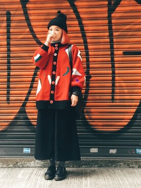 「red」｜「アイテム（ニットキャップ/ビーニー）」を使った、JimmaC≮占͘麻͘氏͘≯さん（レディース・160cm）の春コーディネート