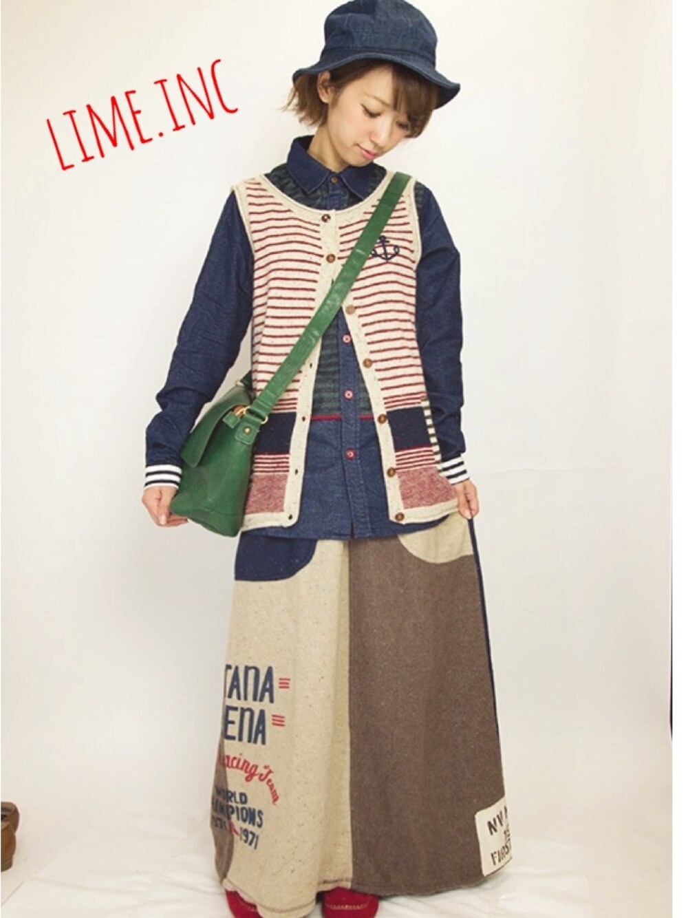 「サンファン、sanjuan、アメカジ、LIME.inc、マキシ丈スカート、ニットベスト、マリン、デニムハット、デニムシャツ、ベージュコーデ」｜「LIME.INCのマリンボーダーニットベスト（ベスト、その他）」を使った、にしぼりさん（レディース・153cm）の秋コーディネートの1枚目の写真