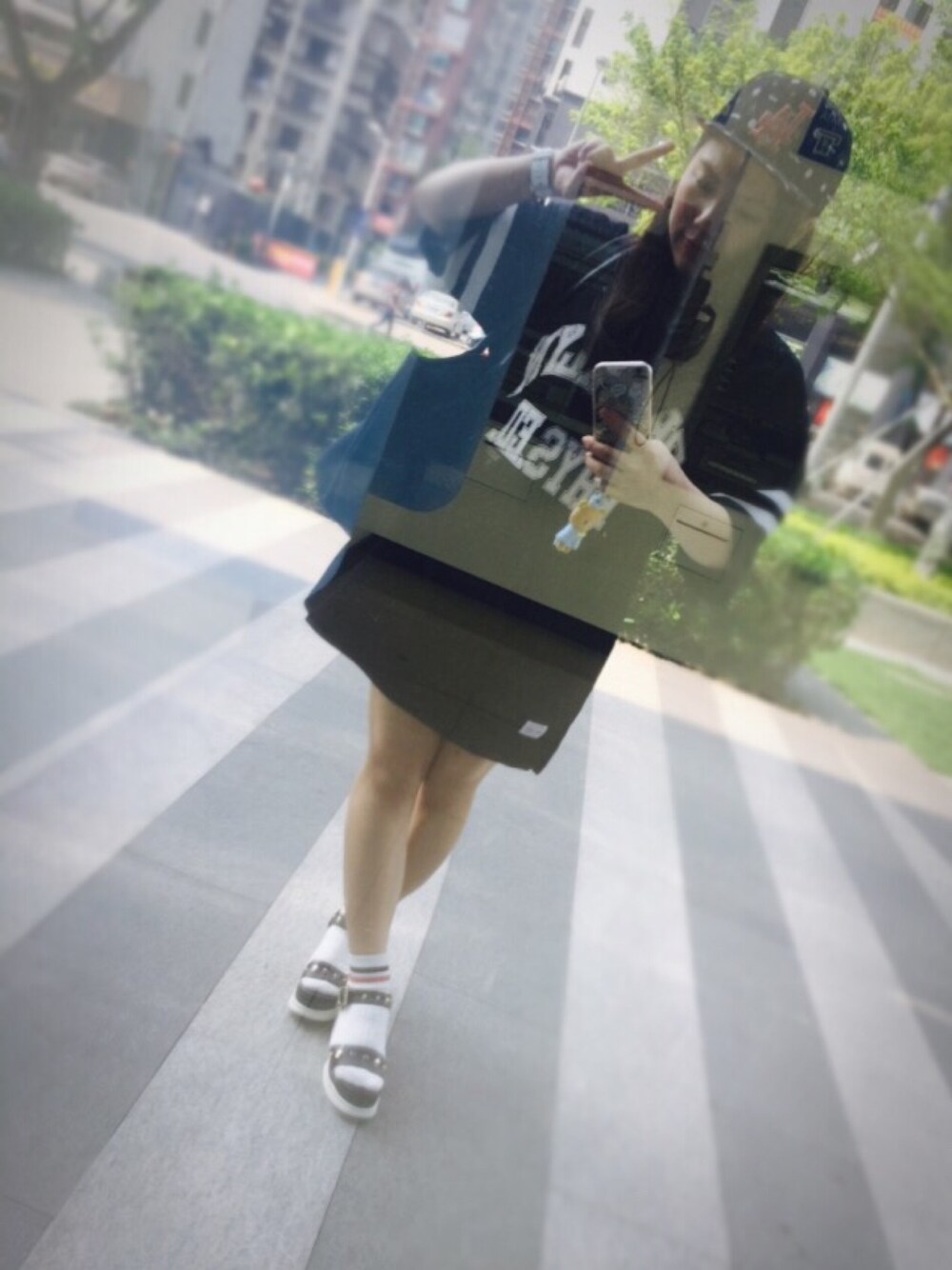 「chocoolateのアイテム（ワンピース、ブラック系）」を使った、コウリン。さん（レディース・157cm）の春コーディネートの1枚目の写真