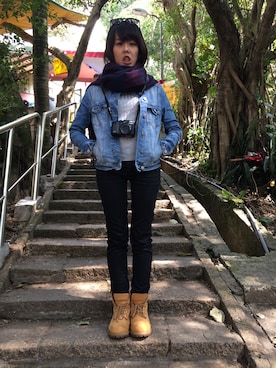 「gray」｜「アイテム（デニムジャケット）」を使った、Tina W.さん（レディース・153cm）の冬コーディネート