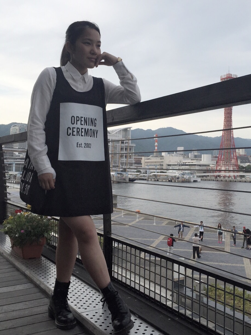 OPENING CEREMONYのタンクトップを使った人気ファッション