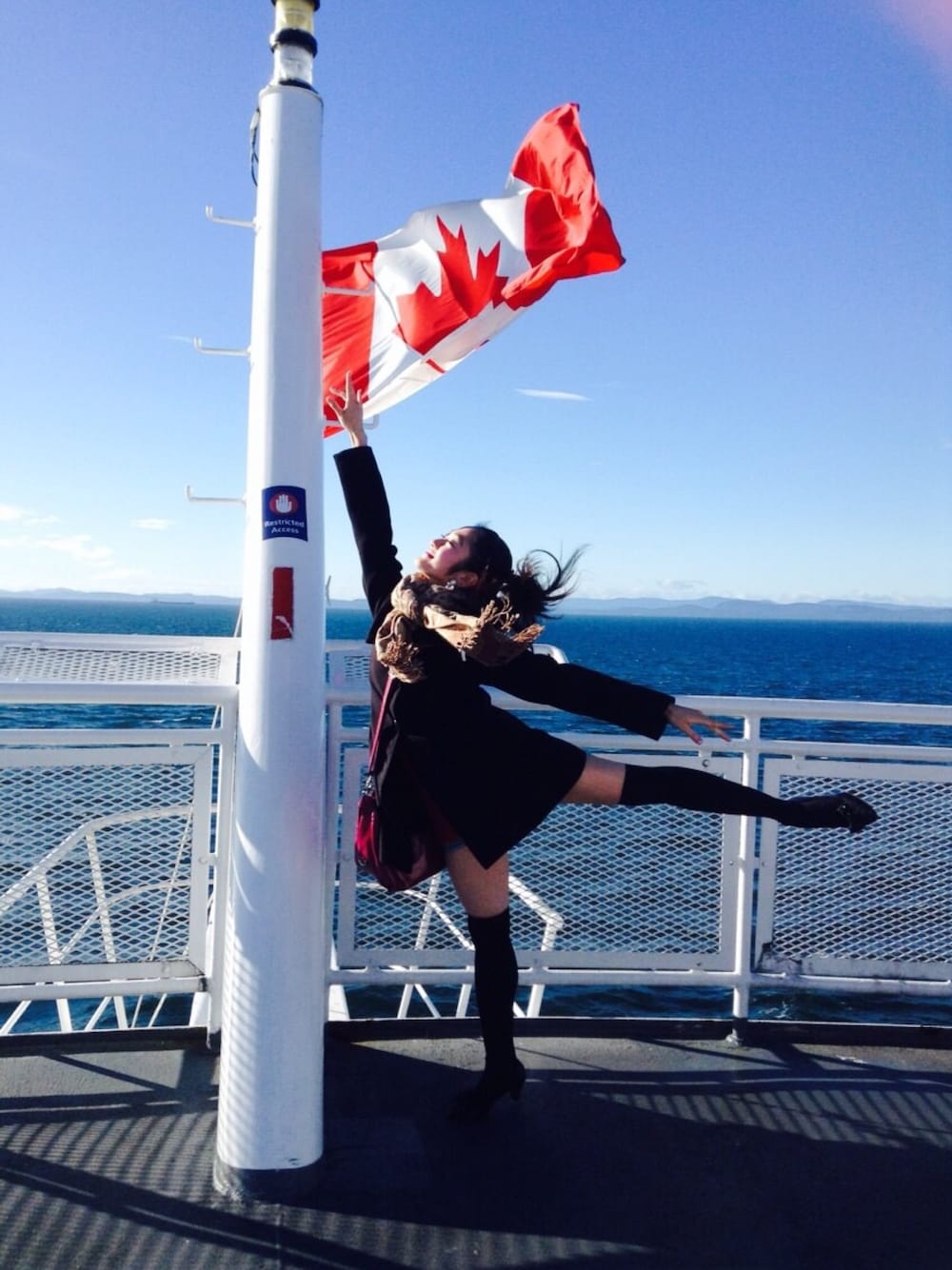 「カナダ、クルージング、ポーズ、大成功」｜「CANADAのアイテム（その他、ホワイト系）」を使った、snsdさん（レディース・159cm）の秋コーディネートの1枚目の写真