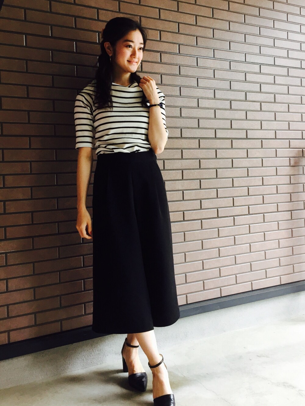 「ガウチョ、snapchat」｜「INGNIの折り返しオフショル/5分袖T-2015SS-（Tシャツ/カットソー、ホワイト系）」を使った、snsdさん（レディース・160cm）の春コーディネートの1枚目の写真