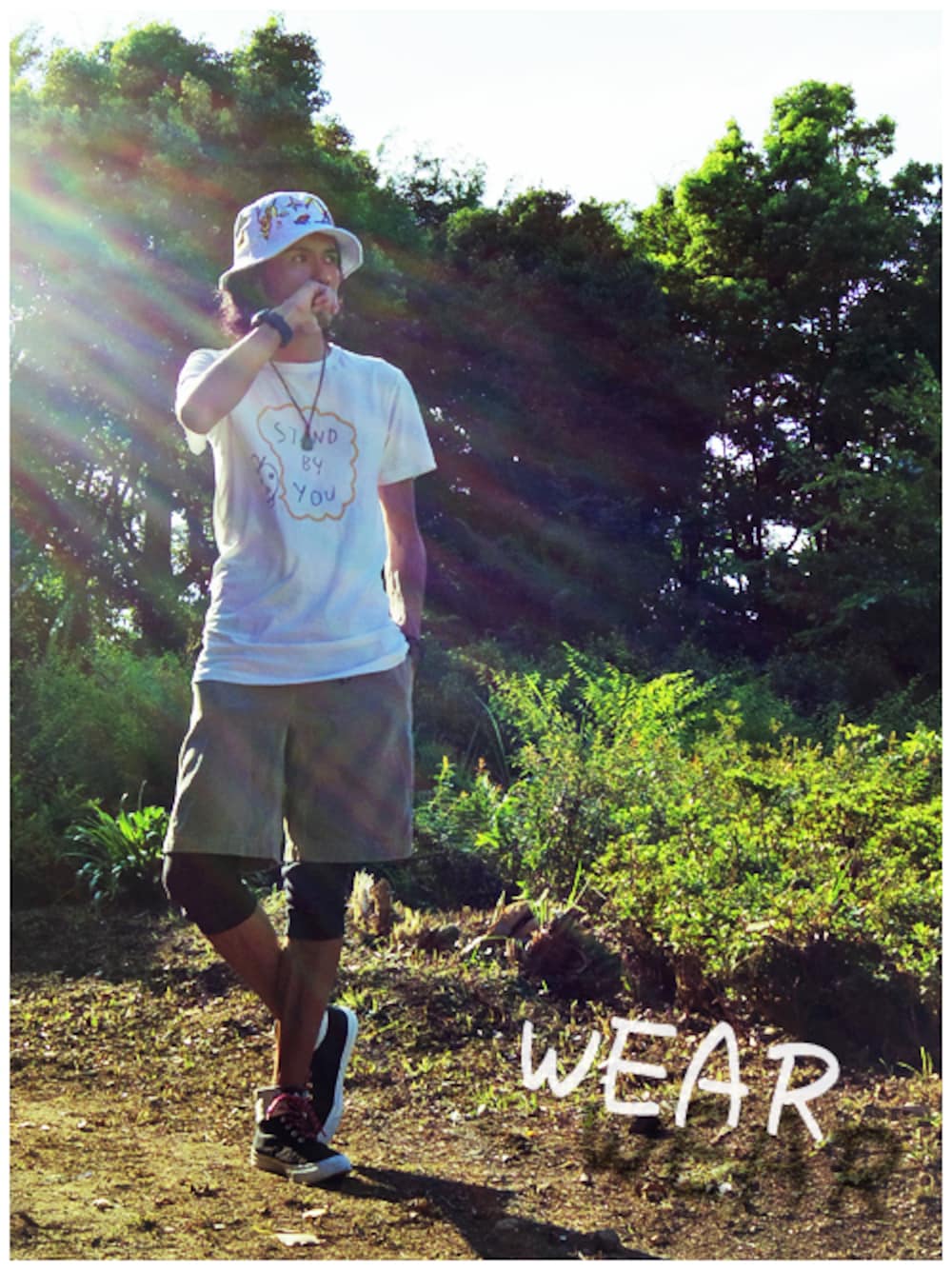 「アウトドアスタイル、ショートパンツ、Tシャツ、 ハット、レギンス、コロンビア、ハイカットスニーカー、レギンス×ショートパンツ、ドラフトCLB」｜「go slow caravanのジャングルシシュウバケットハット（ハット、ホワイト系）」を使った、つちぽんさん（メンズ・176cm）の夏コーディネートの1枚目の写真