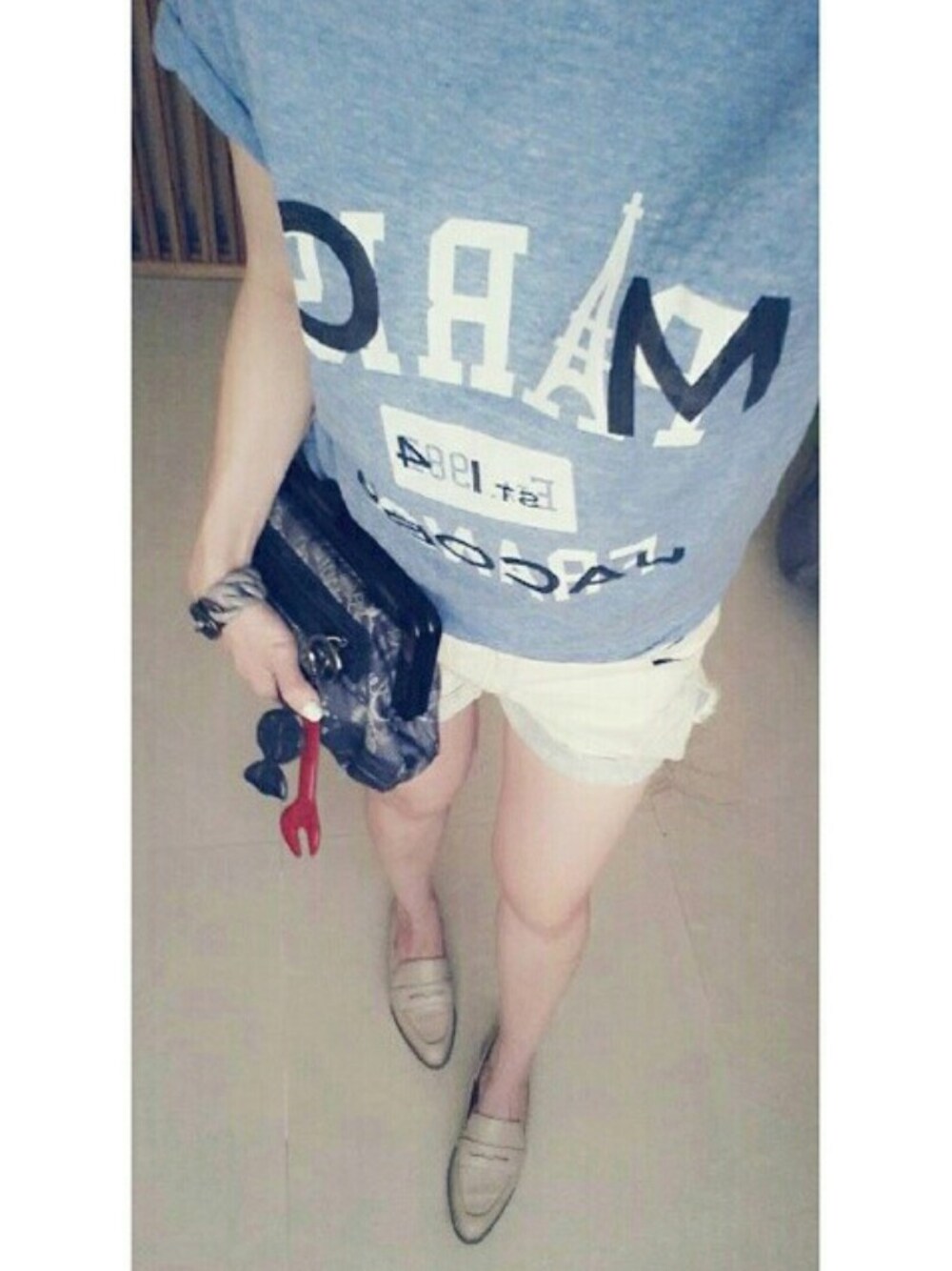 「popculture、ootd、lookbook、lookoftheday、virus1119ootd、WEAR、boyfriend、lesportsac、mbmj」｜「LeSportsacのアイテム（クラッチバッグ、ブルー系）」を使った、Virus1119さん（レディース・160cm）の冬コーディネートの1枚目の写真