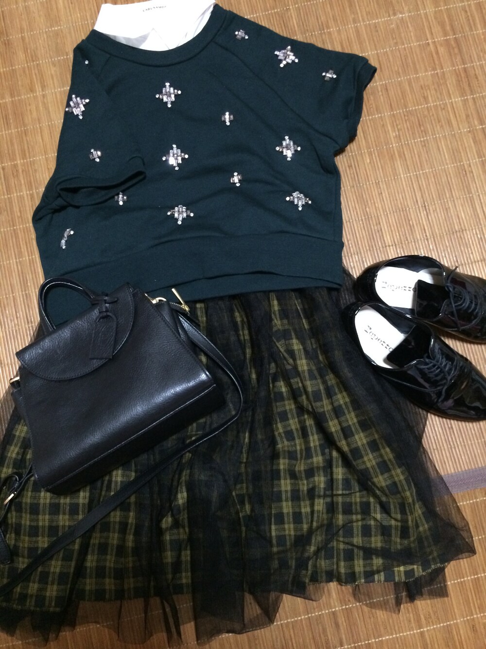 yuri17さんの「トップス   LAGUNAMOON

つけ襟   LAGUNAMOON

スカート  TODAYFUL

シューズ   repetto

バッグ   KATE SPADE  SATURDAY（TODAYFUL）」を使ったコーディネートの1枚目の写真