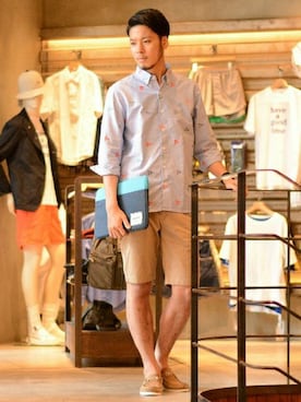 「BEAMS（ビームス）のアイテム（PC・スマホグッズ/家電）」を使った、HAPPY西村さん（メンズ・180cm）の春コーディネート
