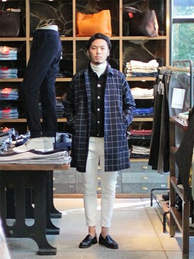 「BEAMS（ビームス）のアイテム（ステンカラーコート）」を使った、HAPPY西村さん（メンズ・180cm）の秋コーディネート