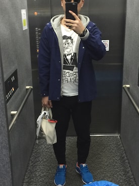 「アイテム（マウンテンパーカー、ブルー系）」を使った、もとさんさん（メンズ・172cm）の冬コーディネート