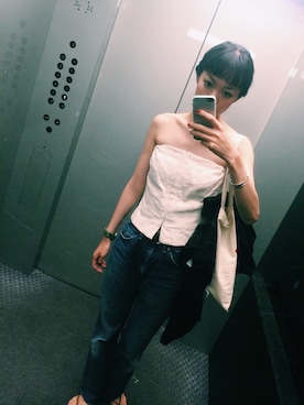 「ROKU」｜「アイテム（ビーチサンダル）」を使った、KanaeTaguchiさん（レディース・168cm）の秋コーディネート