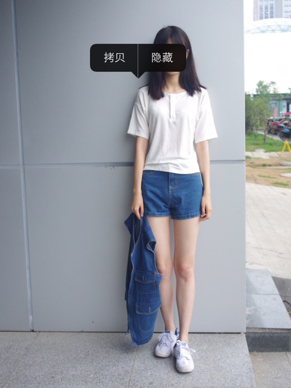 「无のアイテム（Tシャツ/カットソー、ホワイト系）」を使った、Unlversoさん（レディース・170cm）の夏コーディネートの1枚目の写真