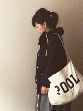 「アイテム（マウンテンパーカー、ブルー系）」を使った、🅨Ⓤ🅒🅞さん（レディース・157cm）の秋コーディネート