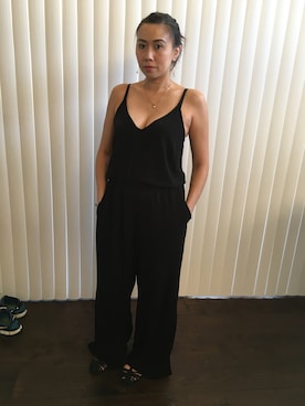 「H&M（エイチ・アンド・エム）のアイテム（つなぎ/オールインワン）」を使った、Becky  Zinziusさん（レディース・170cm）の夏コーディネート