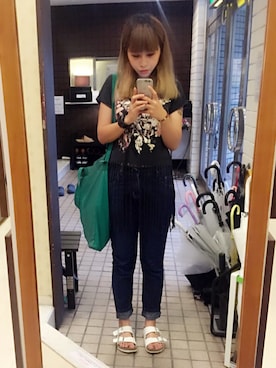 「Bershka（ベルシュカ）のアイテム（トップス、ブラック系）」を使った、洪佳さん（レディース・163cm）の秋コーディネート