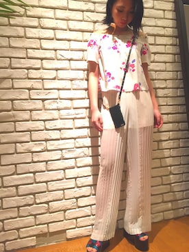 「ロイヤルフラッシュ」｜「アイテム（PC・スマホグッズ/家電）」を使った、yurina katsuraさん（レディース・165cm）の春コーディネート