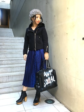 「stud.（スタッド）のアイテム（スカート）」を使った、yurina katsuraさん（レディース・165cm）の秋コーディネート