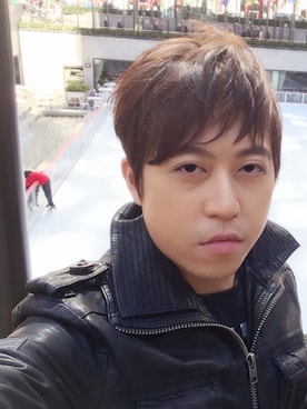 「SuperDry（スーパードライ）のアイテム（その他アウター）」を使った、Jasonさん（メンズ・180cm）の春コーディネート