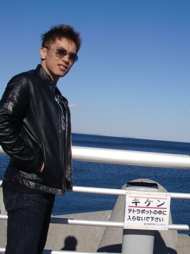 「黒Tシャツ」｜「アイテム（ライダースジャケット）」を使った、MAAAHさん（メンズ・172cm）の冬コーディネート