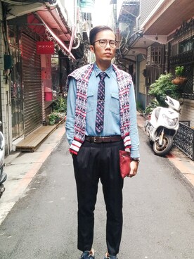 「WHITE MOUNTAINEERING（ホワイトマウンテニアリング）のアイテム（ニット/セーター）」を使った、Lai Wei-Chihさん（メンズ・174cm）の春コーディネート