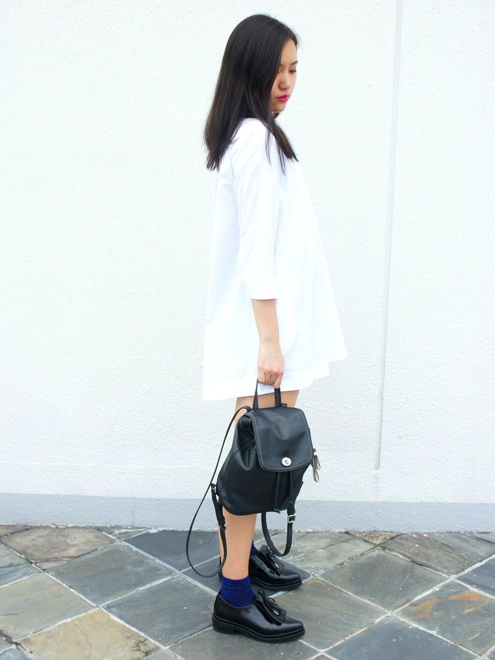 「look of the day、look、ootd、Singapore、casual、white」｜「TOPSHOPのアイテム（シャツ/ブラウス、ホワイト系）」を使った、Rowena Chooさん（レディース・168cm）の冬コーディネートの1枚目の写真