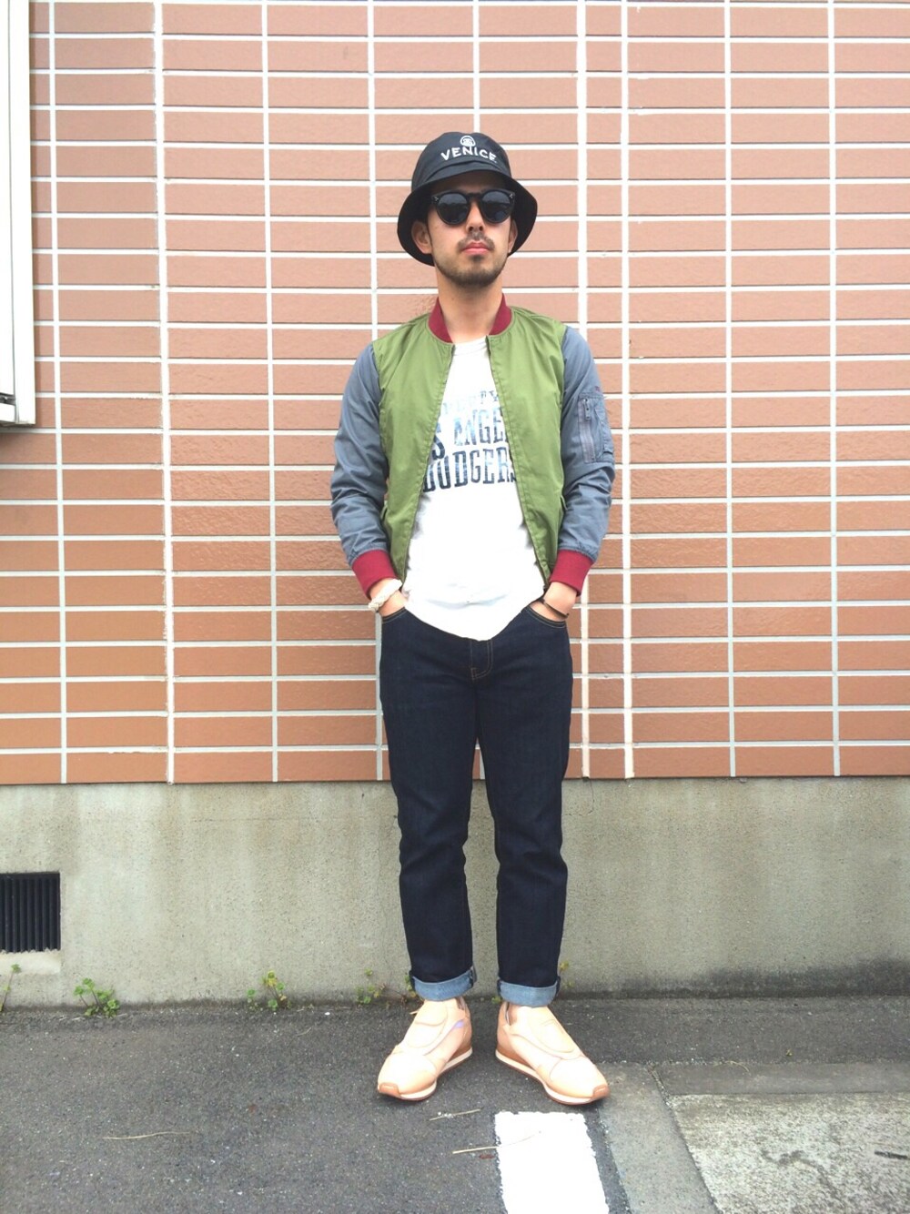 「Hender Schemeのアイテム（スニーカー、その他）」を使った、yokousukeさん（メンズ・163cm）の春コーディネートの1枚目の写真