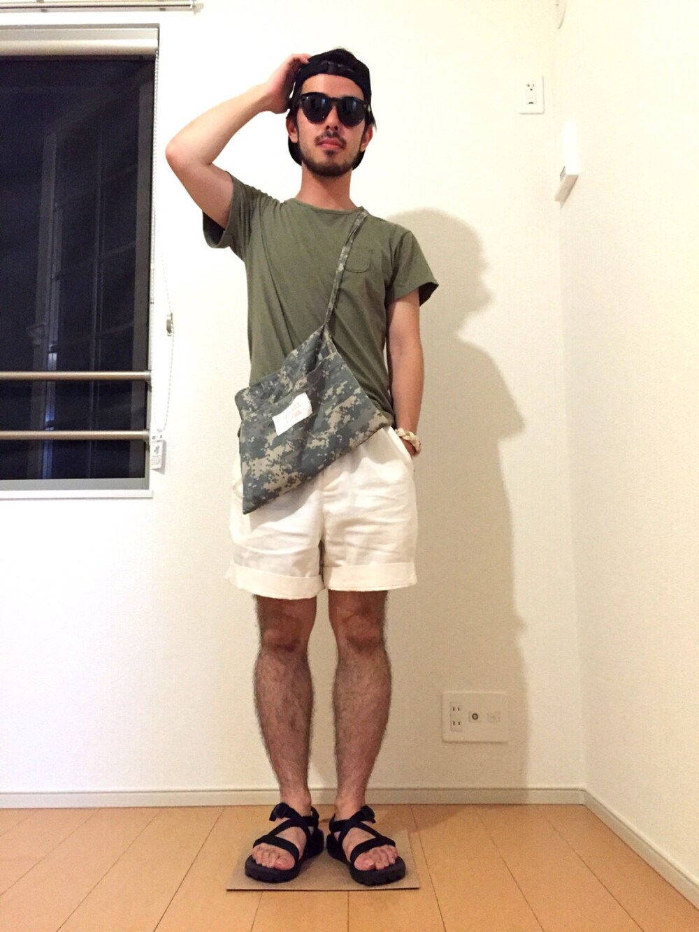 「サングラス、キャップ、ショートパンツ、サンダル、サコッシュ、Tシャツ」｜「NEW JACK BOOGIEのアイテム（バッグ、その他）」を使った、yokousukeさん（メンズ・163cm）の夏コーディネートの1枚目の写真