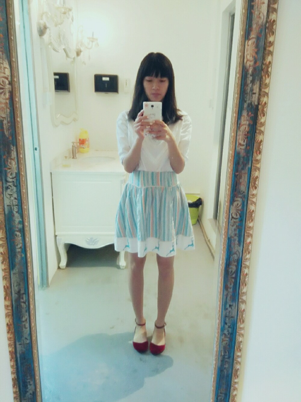 「？のアイテム（トップス、ホワイト系）」を使った、Ryanさん（レディース・160cm）の秋コーディネートの1枚目の写真