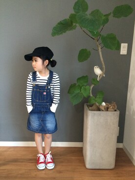 「abcd（ナシ）のアイテム（サロペット/オーバーオール）」を使った、ムラさん（キッズ・120cm）の春コーディネート